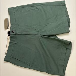 NWT J. Crew Men's Sage Green Flat Front Shorts Waist 29 Inseam 7